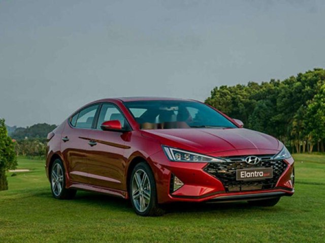 Cần bán xe Hyundai Elantra sản xuất 2019 còn mới, giá 680tr0