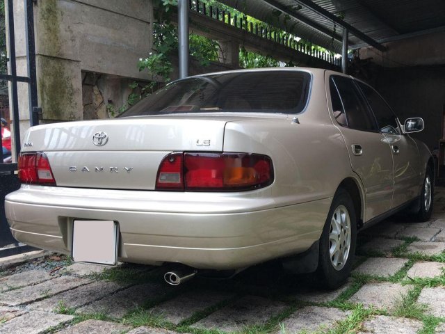 Bán xe Toyota Camry năm 1994 số tự động