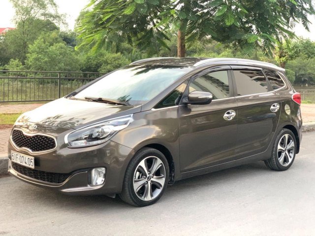 Bán Kia Rondo năm sản xuất 2015, màu nâu