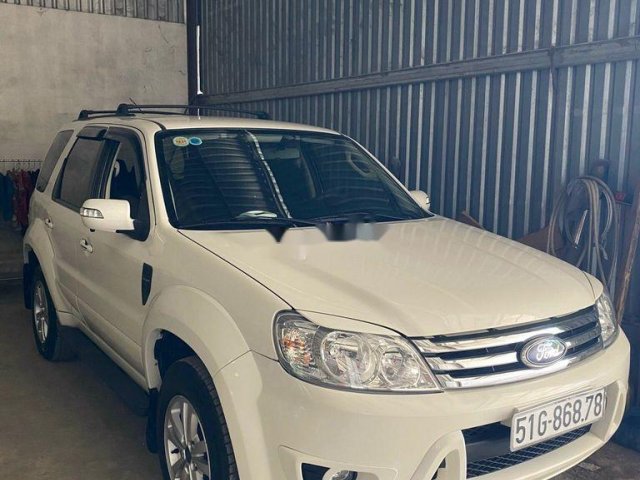 Chính chủ bán Ford Escape sản xuất 2010, màu trắng0