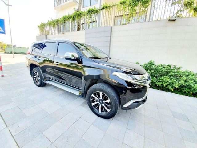 Bán xe Mitsubishi Pajero Sport đời 2017, màu đen, xe nhập 