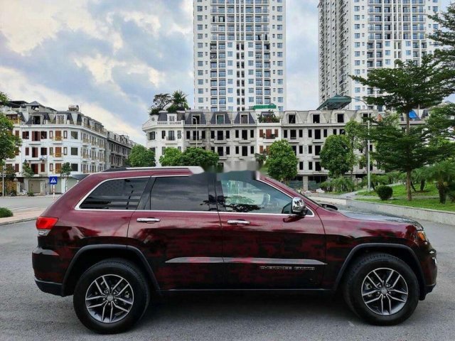 Cần bán Jeep Cherokee sản xuất 2017, nhập khẩu còn mới0