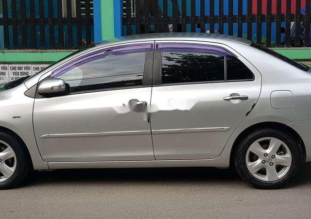 Cần bán Toyota Vios sản xuất năm 2008, màu bạc chính chủ