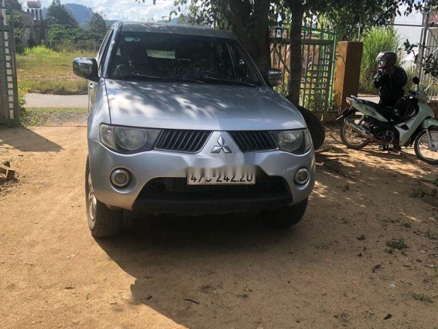 Bán ô tô Mitsubishi Triton đời 2009, màu bạc, nhập khẩu số sàn, 245tr0