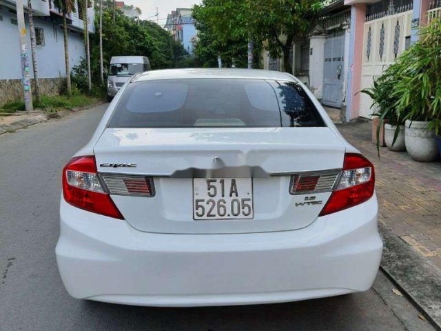 Cần bán gấp Honda Civic sản xuất năm 2013 còn mới