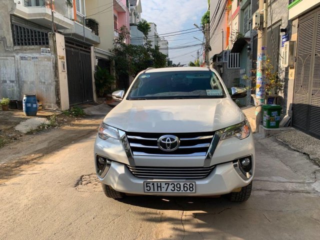 Bán Toyota Fortuner 2.4AT 2020, màu trắng số tự động0