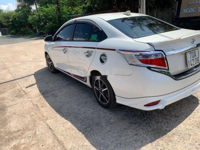 Bán Toyota Vios năm 2017, màu trắng chính chủ0