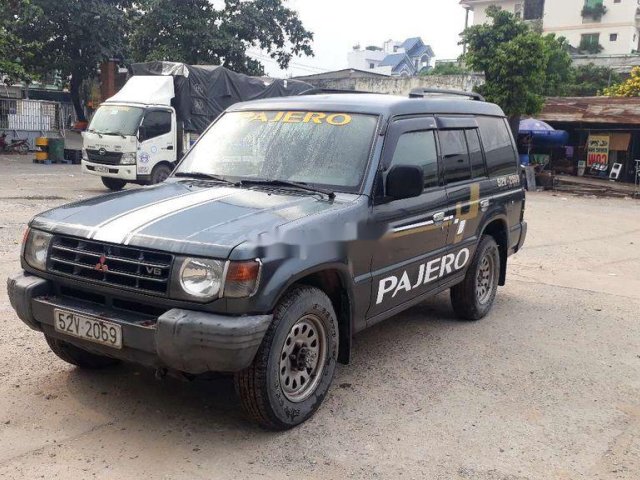 Cần bán gấp Mitsubishi Pajero năm 2002, nhập khẩu0