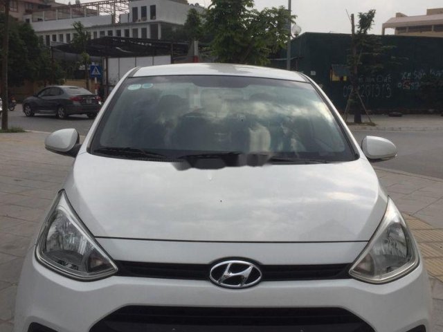 Cần bán Hyundai Grand i10 đời 2016, màu trắng, nhập khẩu nguyên chiếc0