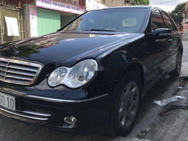 Bán Mercedes C class sản xuất năm 2005 còn mới0