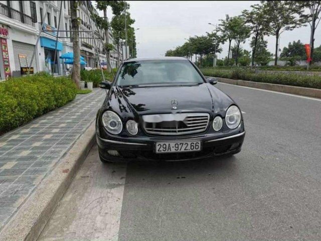 Bán Mercedes-Benz E200 năm 2004, xe còn mới giá ưu đãi0