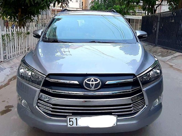 Xe Toyota Innova năm sản xuất 2017, màu bạc chính chủ0