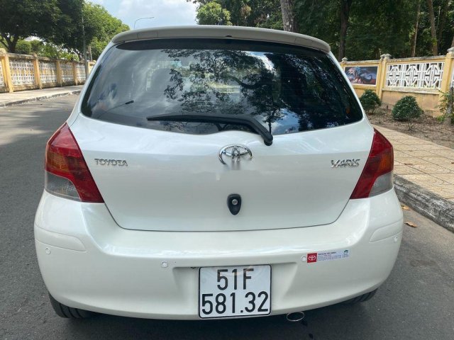 Bán xe Toyota Yaris năm 2009, màu trắng, nhập khẩu nguyên chiếc, 355 triệu0