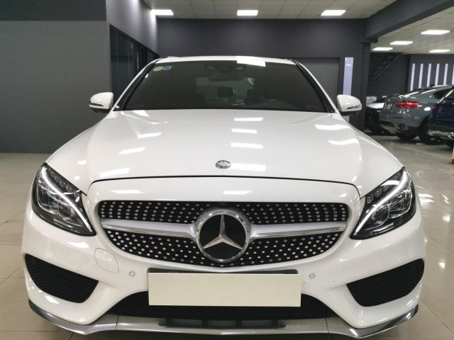 Bán Mercedes Benz C300 AMG 2016, màu trắng