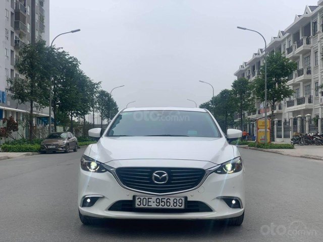 Bán Mazda 6 2.0 Premium sản xuất 2017, màu trắng0