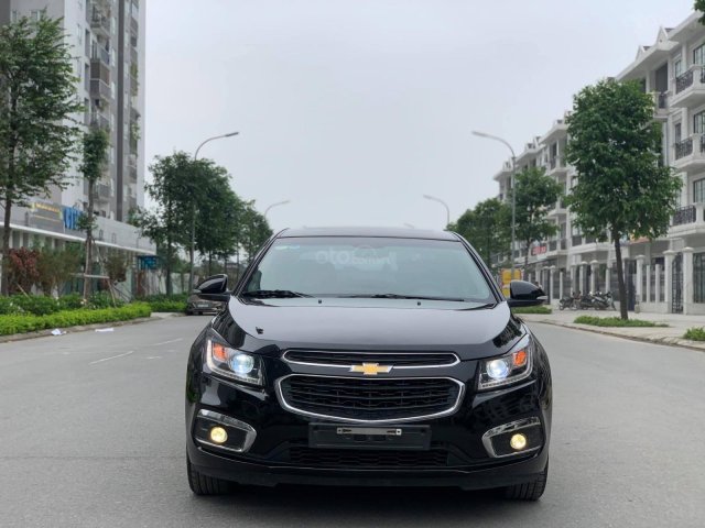 Cần bán Chevrolet Cruze LTZ sản xuất 2017, màu đen, chạy 33.000 km