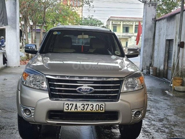 Ford Everest SX 2010 tên tư nhân, số sàn, máy dầu, đăng kiểm dài0