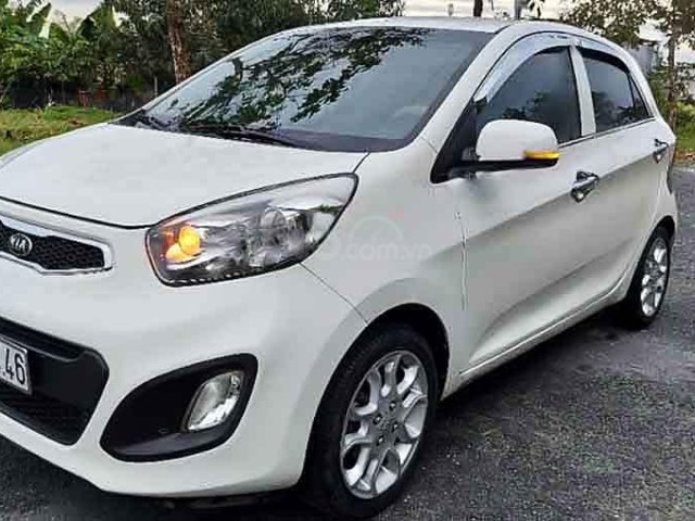 Cần bán xe Kia Picanto năm sản xuất 2013, màu trắng, giá 260tr