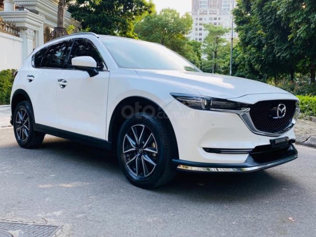 Cần bán xe Mazda CX5 2.0 Luxury sx 2019, màu trắng0