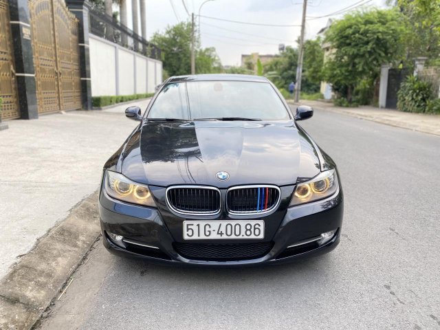 Bán BMW 320i sản xuất 2010, chạy 50.000km, xe rất ít sử dụng, gắn đồ chơi âm thanh gần 70 triệu, biển số đẹp0