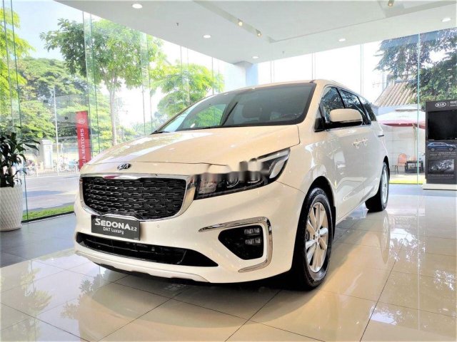 Cần bán Kia Sedona năm sản xuất 2020, giao nhanh toàn quốc0