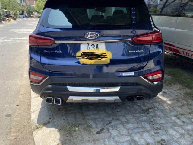 Cần bán lại xe Hyundai Santa Fe năm sản xuất 2019, màu xanh lam0