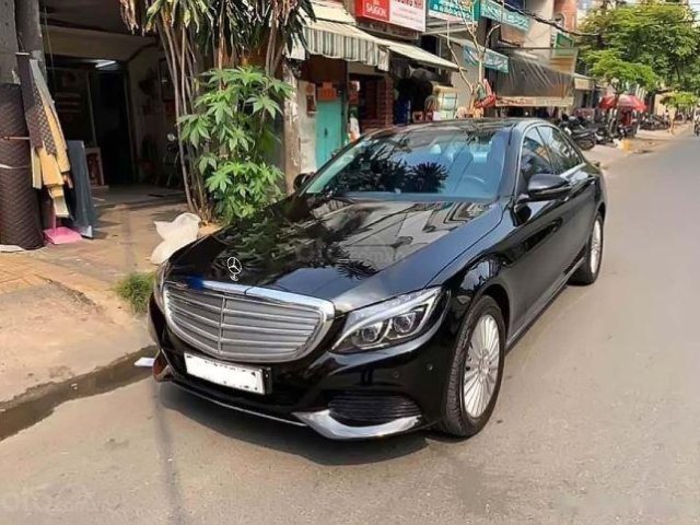 Bán Mercedes C class năm 2015, màu đen còn mới