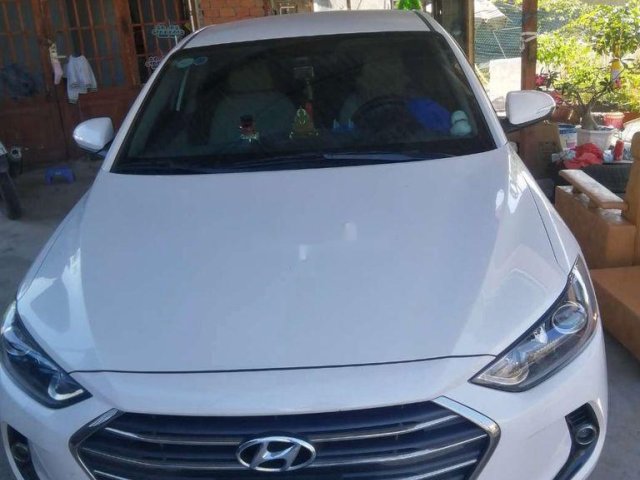 Bán Hyundai Elantra năm 2019, màu trắng, giá chỉ 475 triệu0