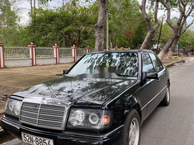 Xe Mercedes E class sản xuất 1991, màu đen, nhập khẩu, 60tr0