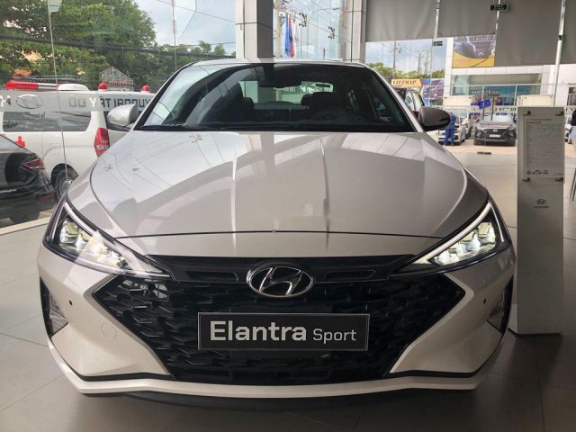 Bán xe Hyundai Elantra Sport 1.6 Turbo sản xuất năm 20200