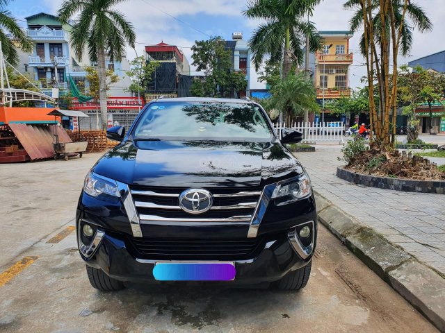 Bán xe 7 chỗ Toyota Fortuner máy dầu, số tự động sản xuất năm 2019 siêu lướt, màu đen cực đẹp0