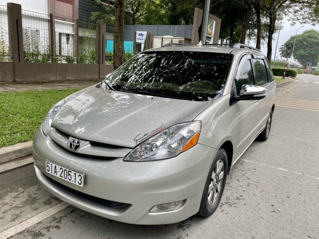 Bán chiếc Toyota Sienna LE 3.5 v6 đời 2007, lăn bánh 48.000km