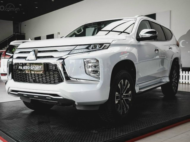 Mitsubishi Pajero Sport 2020 - Giảm tiền mặt lớn + tặng iPhone 11 Pro Max 64GB và bộ phụ kiện chính hãng0