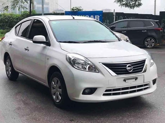 Xe Nissan Sunny năm 2015, màu trắng còn mới0