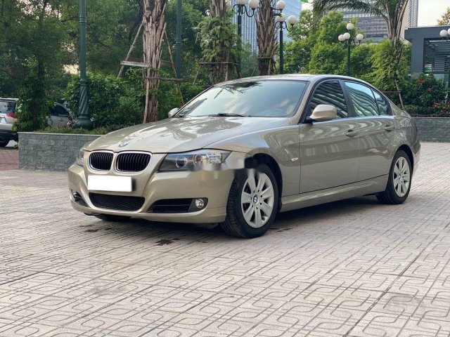 Cần bán gấp BMW 3 Series 320i đời 2011, màu vàng, nhập khẩu nguyên chiếc, giá 500tr0