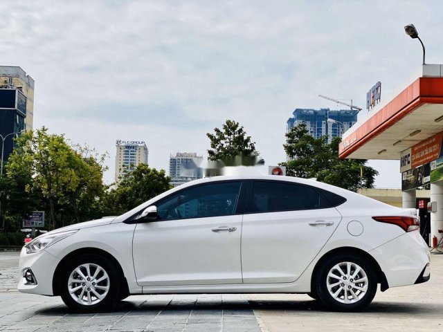 Cần bán lại xe Hyundai Accent đời 2019, màu trắng chính chủ