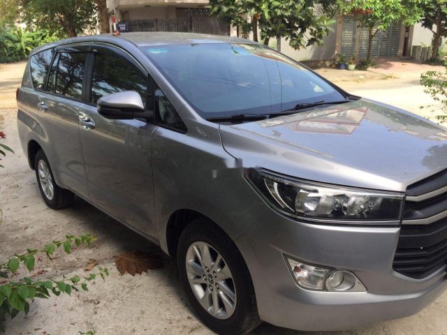 Xe Toyota Innova đời 2019, màu xám0