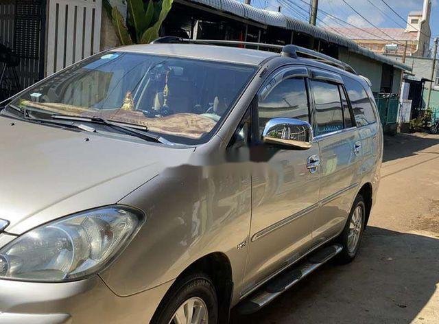 Bán Toyota Innova đời 2011 chính chủ, màu nâu vàng