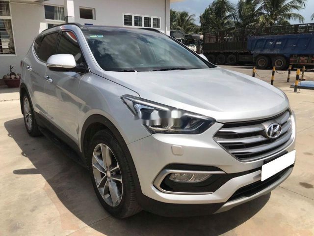 Cần bán lại xe Hyundai Santa Fe năm 2017 còn mới, 796tr0