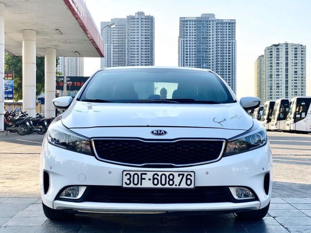 Xe Kia Cerato năm 2018, màu trắng, 555 triệu0