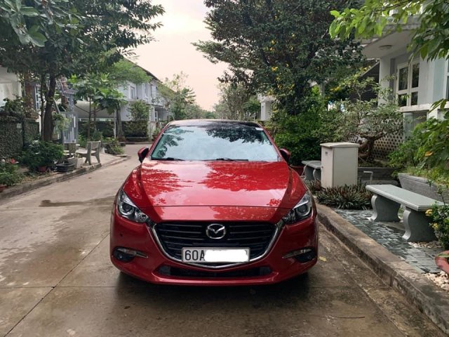 Cần bán Mazda 3 SX 2017 from mới, màu đỏ0