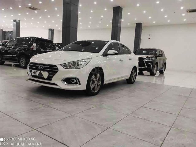 Bán Hyundai Accent năm 2018, màu trắng, xe chính chủ giá thấp