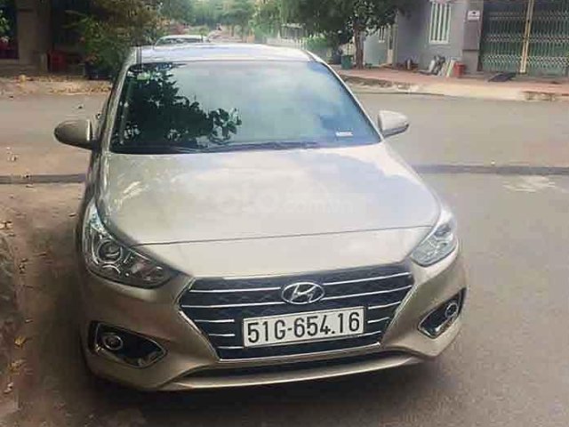 Cần bán gấp Hyundai Accent năm 2018 xe gia đình, giá tốt0