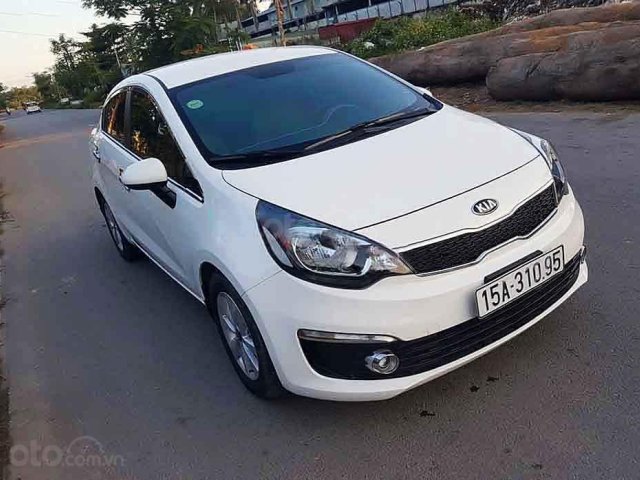 Cần bán lại xe Kia Rio năm sản xuất 2017, màu trắng, xe nhập0