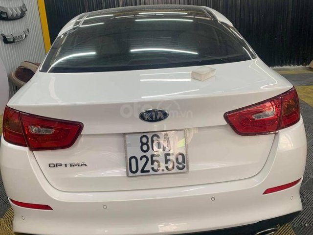 Bán gấp Kia Optima 2015, màu trắng0