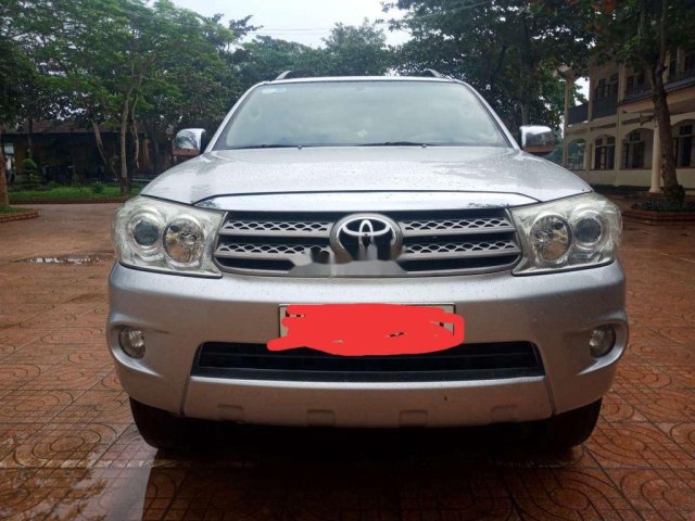 Cần bán Toyota Fortuner năm sản xuất 2011 còn mới