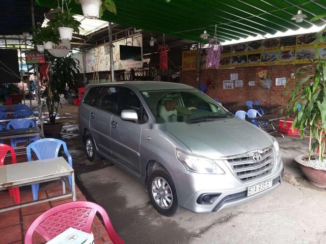 Xe Toyota Innova 2014, màu bạc, giá tốt