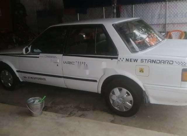 Bán ô tô Nissan Bluebird sản xuất 1989, màu trắng, xe nhập0