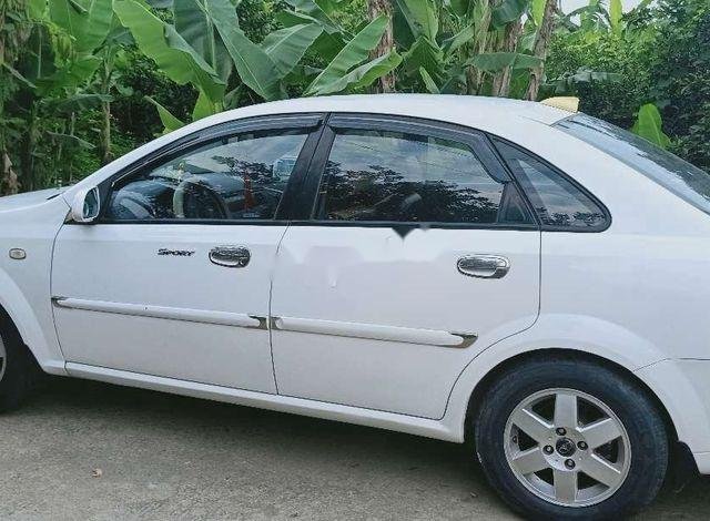 Bán xe Daewoo Lacetti năm sản xuất 2004 còn mới, giá tốt