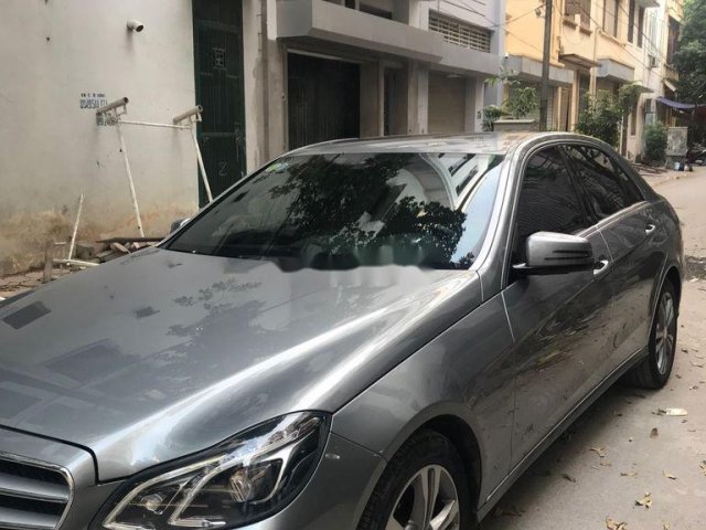 Cần bán lại xe Mercedes E class năm 2013 còn mới